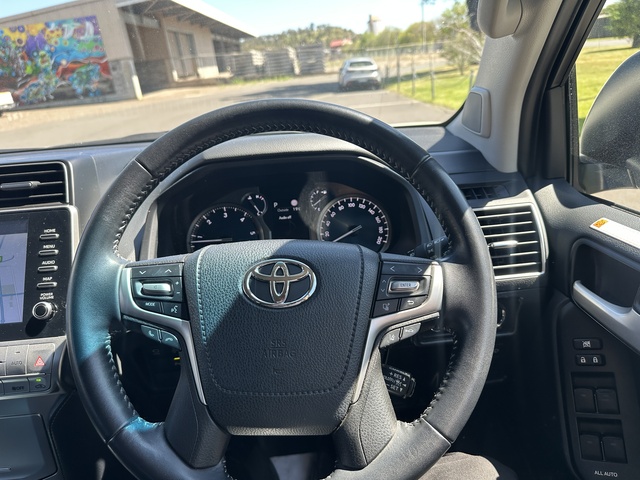 2023 Toyota Prado - Image 7