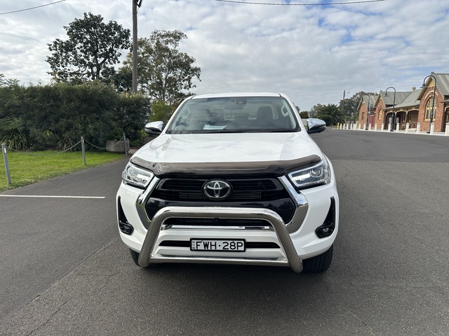 2023 Toyota Hilux - Image 14