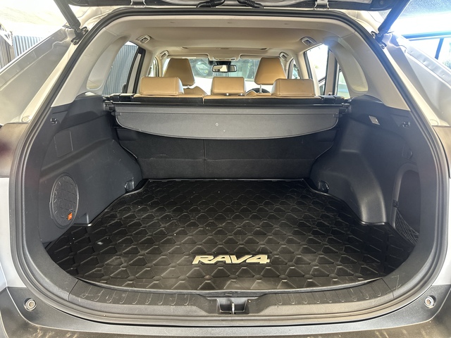 2020 Toyota Rav4 Hybrid - Image 10