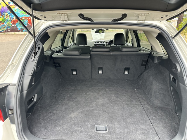 2018 SUBARU OUTBACK - Image 7