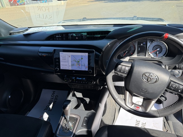 2023 Toyota Hilux - Image 6