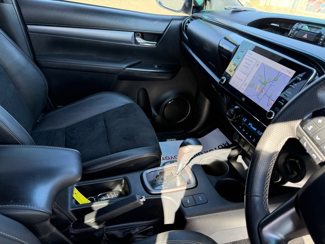 2023 Toyota Hilux - Image 7