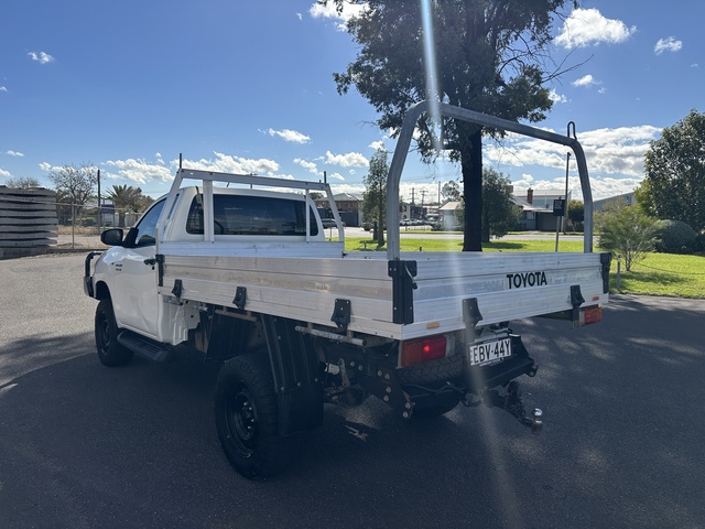 2019 Toyota Hilux - Image 3