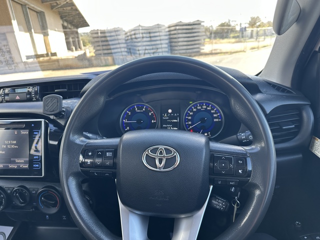 2019 Toyota Hilux - Image 8
