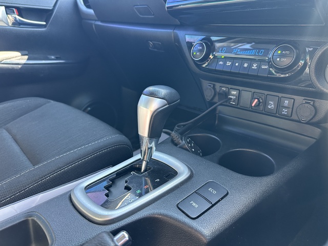 2022 Toyota Hilux - Image 7