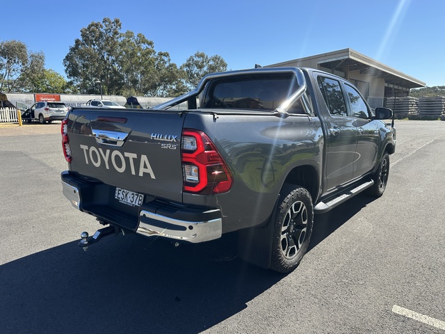 2022 Toyota Hilux - Image 10