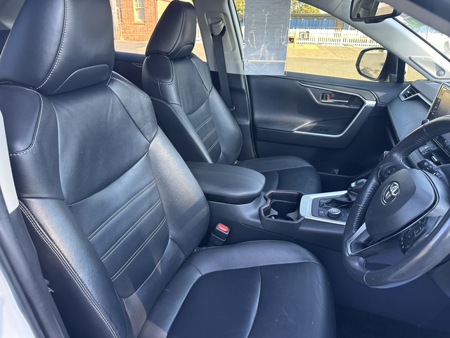 2020 Toyota Rav4 Hybrid - Image 4