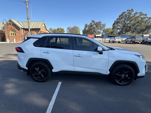 2020 Toyota Rav4 Hybrid - Image 16