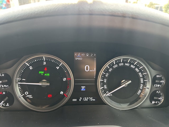 2020 Toyota Landcruiser - Image 4