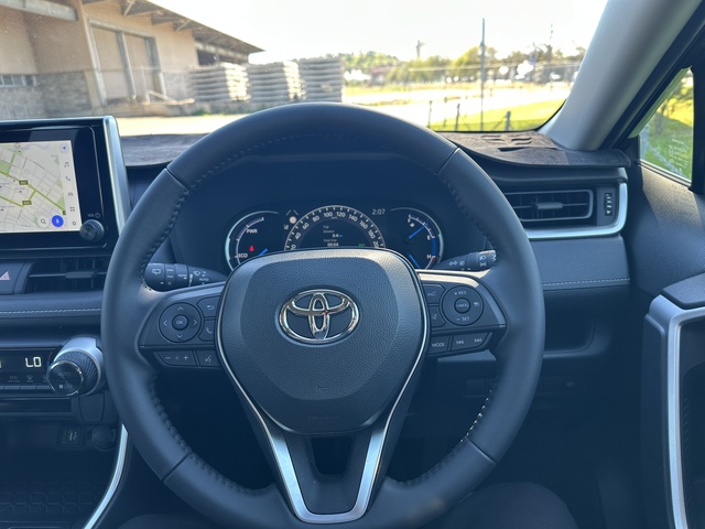 2025 Toyota Rav4 Hybrid - Image 4