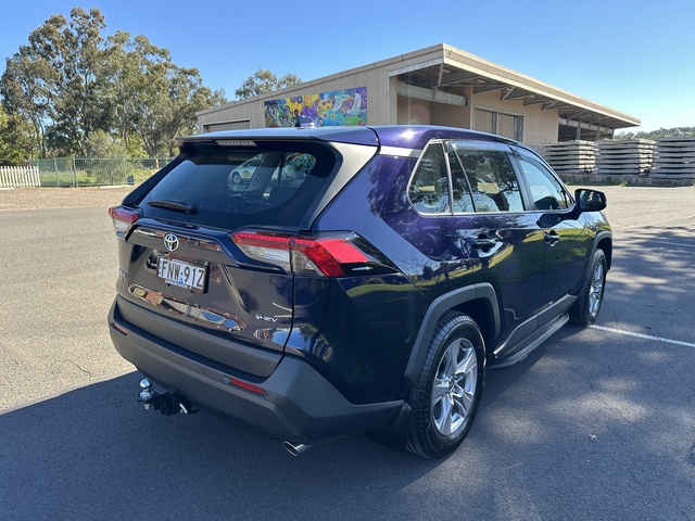 2025 Toyota Rav4 Hybrid - Image 9