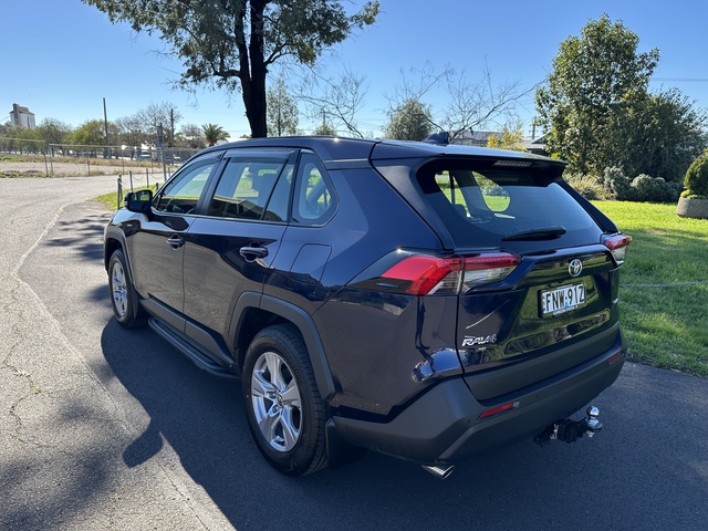 2025 Toyota Rav4 Hybrid - Image 10