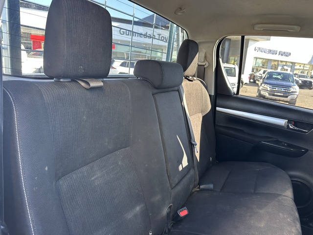 2021 Toyota Hilux - Image 6