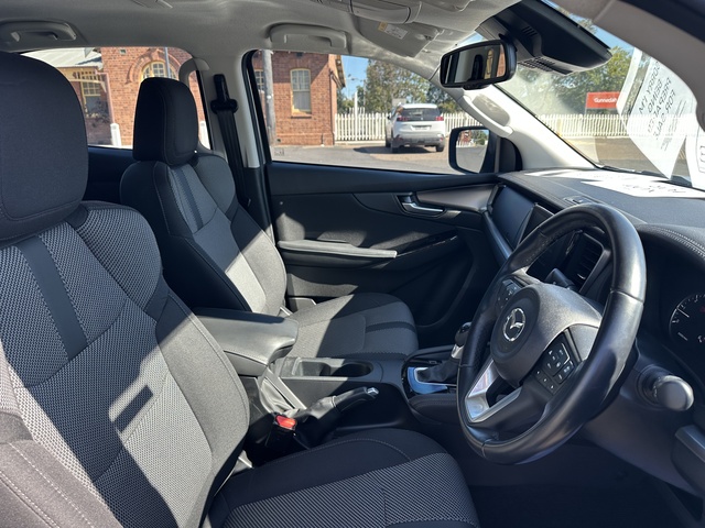 MAZDA BT-50 - Image 3