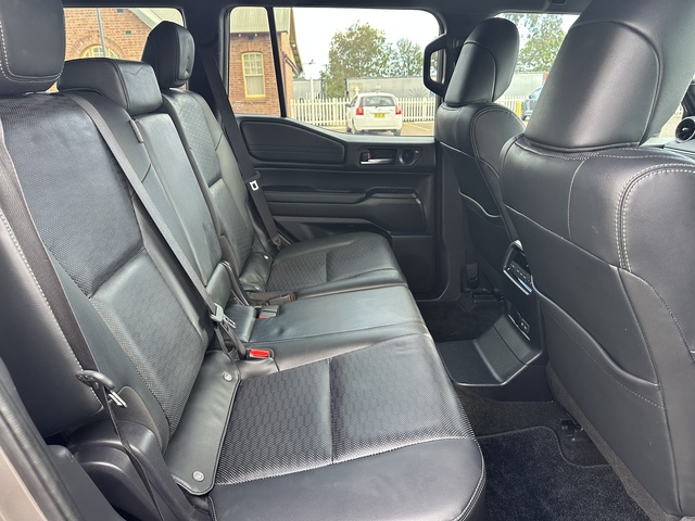 2024 Toyota Prado - Image 2