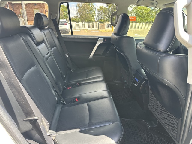 2022 Toyota Prado - Image 10