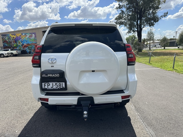 2022 Toyota Prado - Image 6