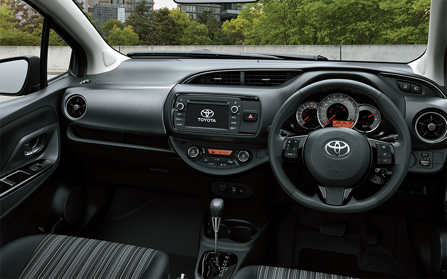 yaris_bep_interior dash_1440x900_100317